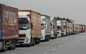 مساعدات أممية لإدلب ونشطاء يرفضون دعوة الجولاني لتشكيل إدارة مدينة