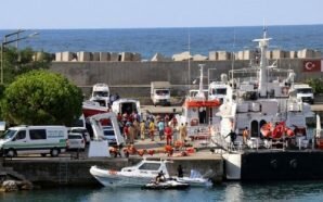 وفاة 21 مهاجرا وإنقاذ 40 إثر غرق مركب في البحر…