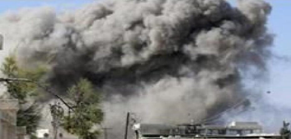 مقتل العشرات من الحشد الشعبي العراقي وحزب الله اللبناني في البوكمال في قصف جوي مجهول الهوية