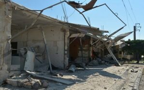 مقتل سبعة نازحين خلال غارات على مدرسة عين التينة بريف…