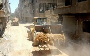 اتهامات حقوقية للنظام بإعاقة عودة المهجّرين إلى مناطقهم التي يسيطر…