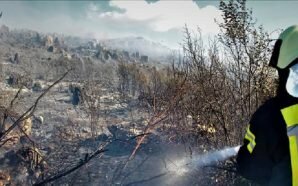 قصف مكثف بقذائف الفوسفور على ريف إدلب الغربي يوقع ضحايا…