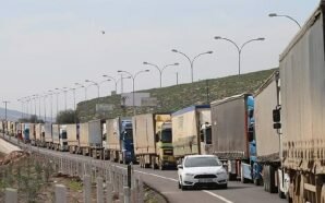 53 شاحنة مساعدات أممية تعبر الحدود التركية السورية باتجاه إدلب - 5 آذار 2020